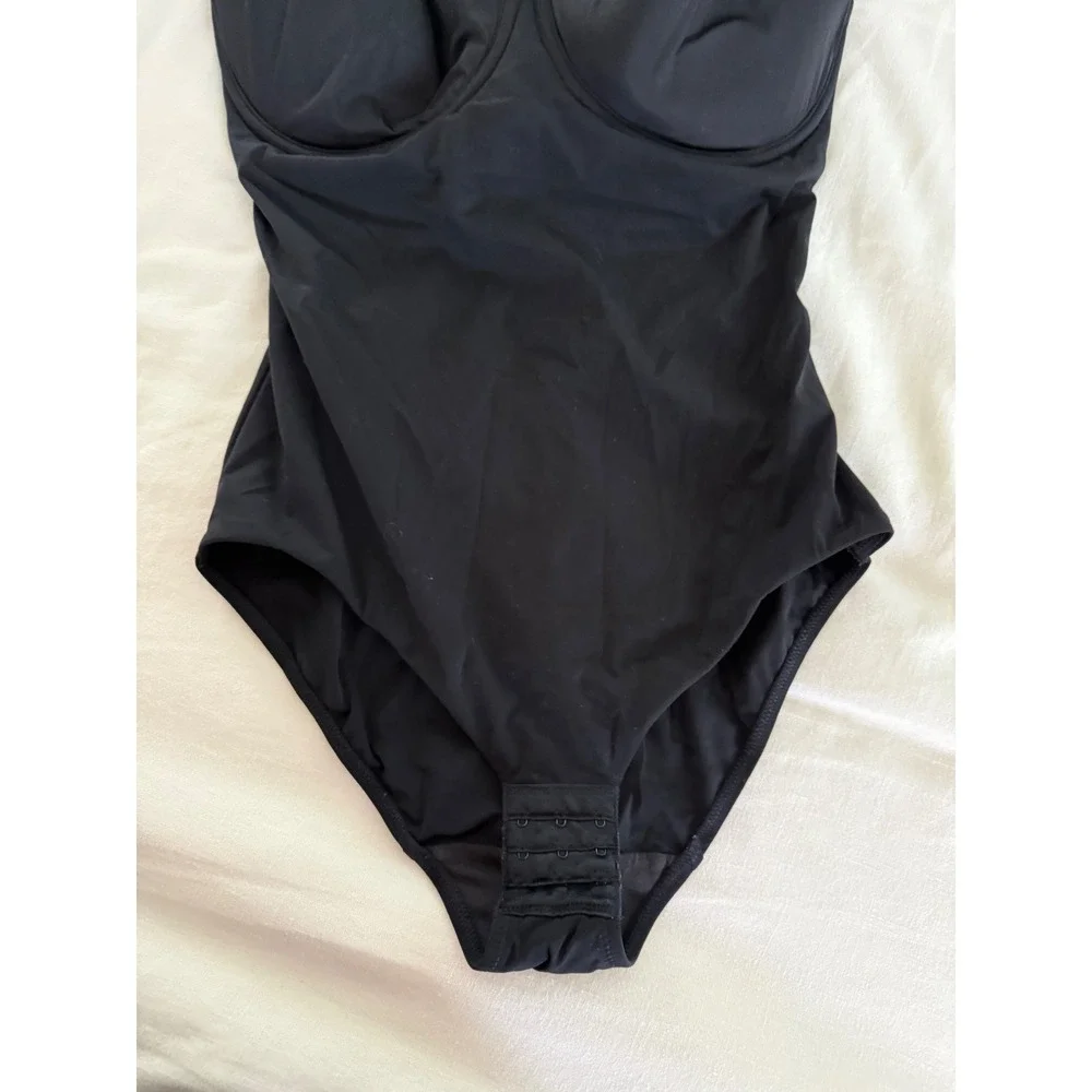Wacoal Red Carpet Strapless Shaping Bodysuit Black 36G Convertible Straps